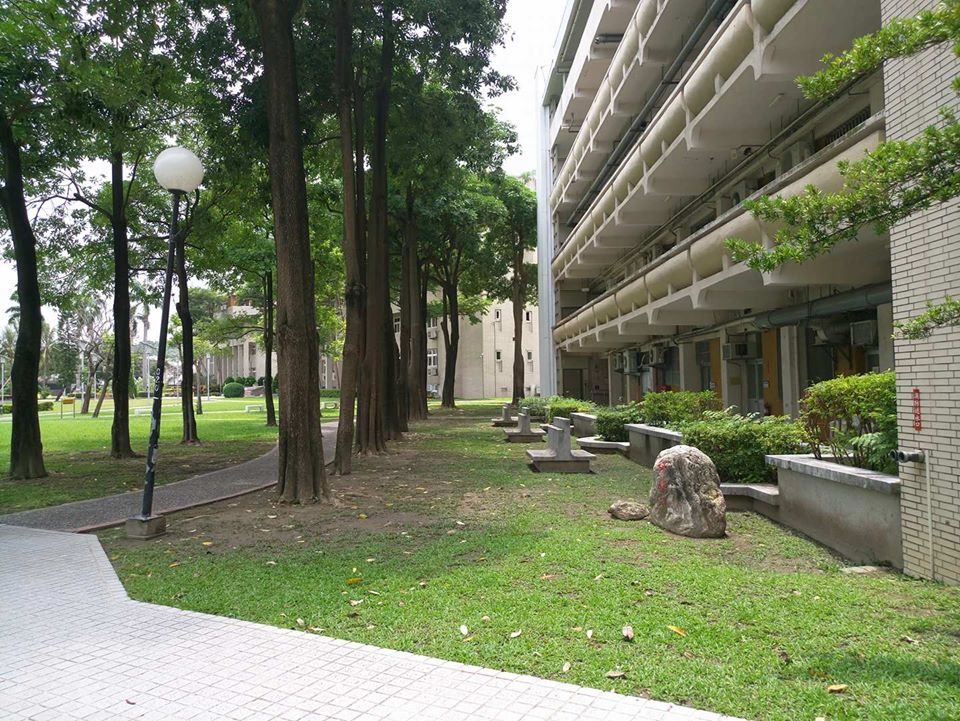 理學院前閒置空地。Photo credit: 楊承澤